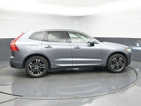 Used 2019 Volvo XC60 T5 Momentum w/ Multimedia Package AWD/4WD image 9