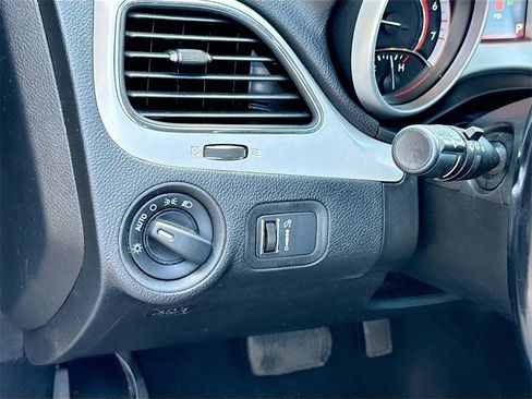 Used 2020 Dodge Journey SE w/ SE Popular Equipment Group image 11