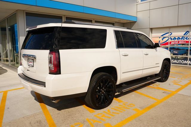 Used 2020 GMC Yukon XL Denali w/ Denali Ultimate Package AWD/4WD image 36