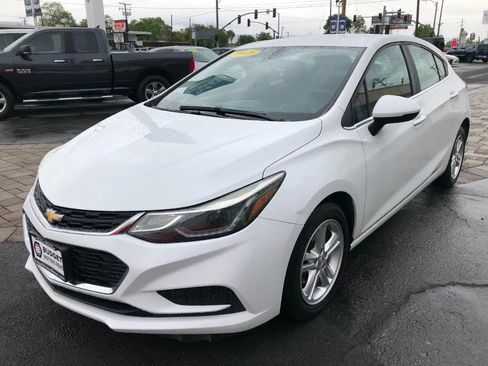 Used 2018 Chevrolet Cruze LT FWD image 6