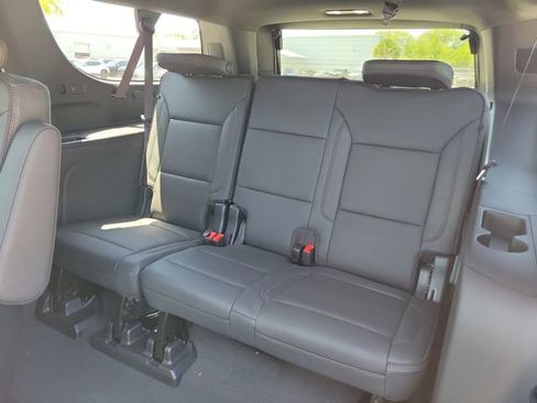 New 2026 Chevrolet Suburban High Country AWD/4WD image 14