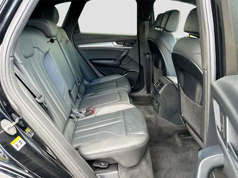 Used 2020 Audi Q5 2.0T Premium w/ Titanium Sport Package image 27