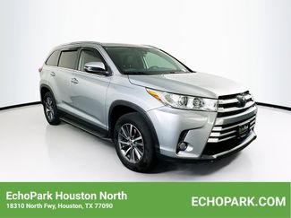 Used 2019 Toyota Highlander XLE FWD video 1