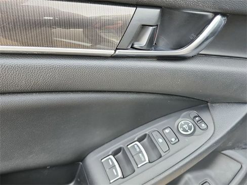 Used 2019 Honda Accord Sport image 22