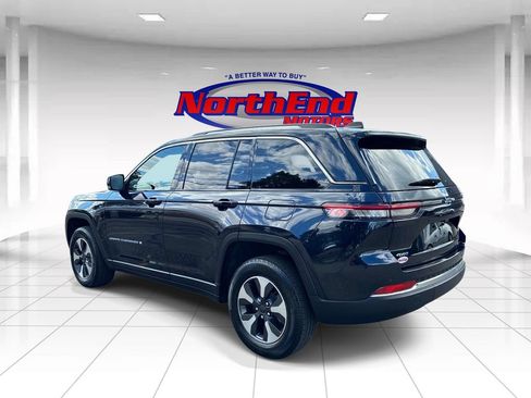 Used 2023 Jeep Grand Cherokee 4WD 4xe image 5
