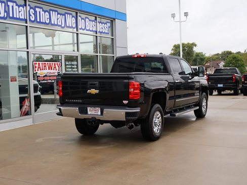 Used 2016 Chevrolet Silverado 3500 LTZ image 3