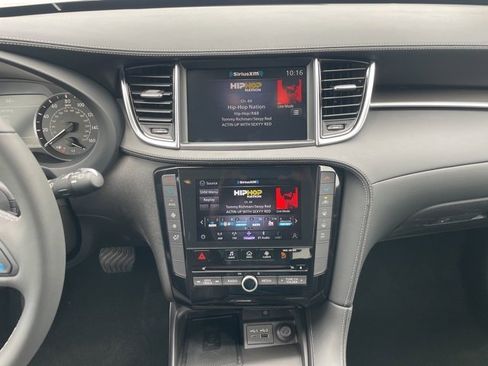 Certified 2025 INFINITI QX50 Pure image 11