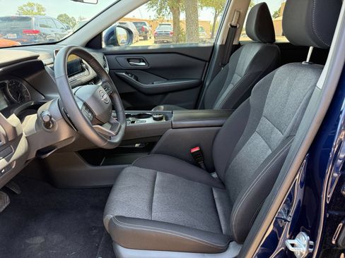 Used 2026 Nissan Rogue SV AWD/4WD image 29