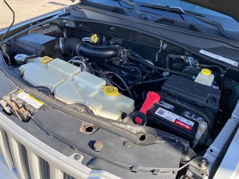 Used 2010 Jeep Liberty Sport w/ Popular Equipment Group image 28