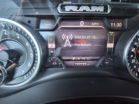 Used 2022 RAM 1500 Laramie AWD/4WD image 17