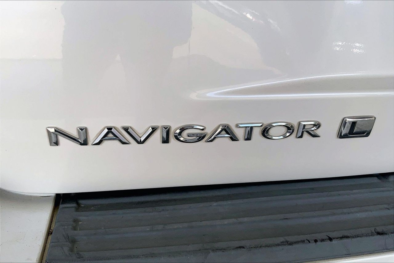 Used 2015 Lincoln Navigator L 2WD image 9