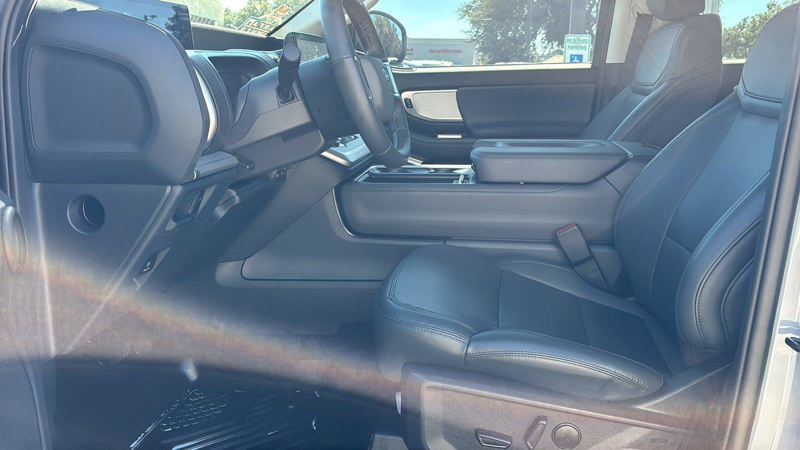 Used 2026 Ford Expedition Active RWD image 15
