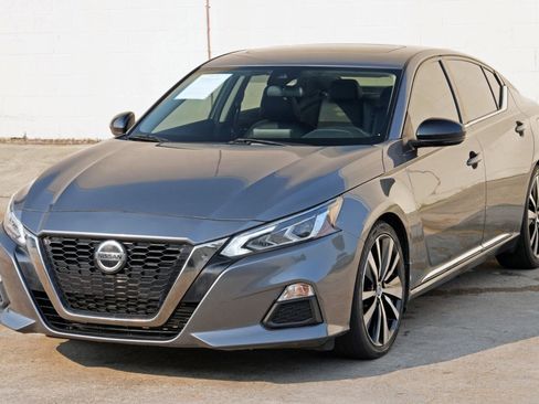 Used 2022 Nissan Altima 2.0 SR FWD image 41
