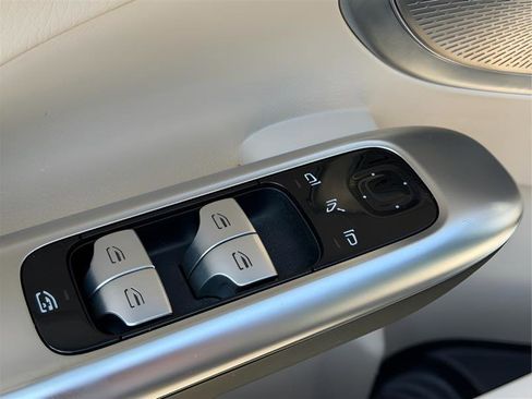 Used 2022 Mercedes-Benz C 300 Sedan w/ Exclusive Trim Package image 27