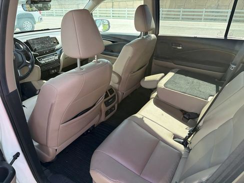 Used 2021 Honda Pilot Touring image 9