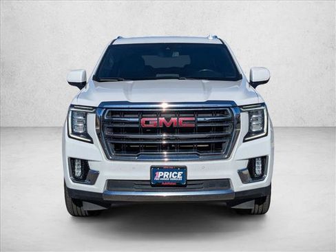 Used 2021 GMC Yukon XL SLT image 2