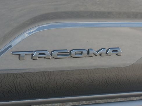 Used 2026 Toyota Tacoma TRD Off-Road w/ TRD Off Road Premium Package AWD/4WD image 18