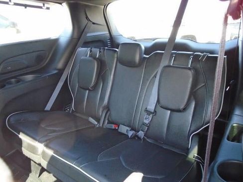Used 2025 Chrysler Pacifica Limited FWD image 26