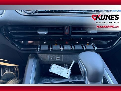 New 2026 GMC Canyon Elevation w/ Convenience Package image 16