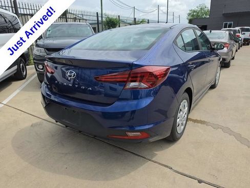 Used 2020 Hyundai Elantra SE FWD image 3