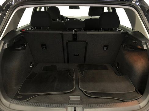 Used 2017 Volkswagen e-Golf SE w/ DC Fast Charging Package image 12