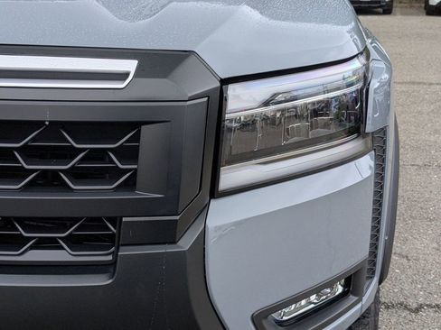 New 2025 Nissan Frontier PRO-4X w/ Pro Convenience Package image 10