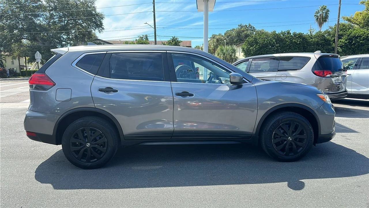 Used 2017 Nissan Rogue S FWD image 8