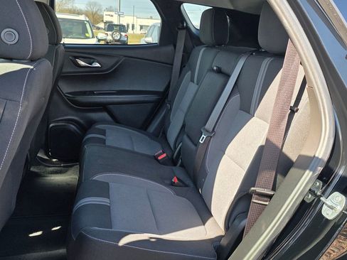 Used 2025 Chevrolet Blazer LT image 32