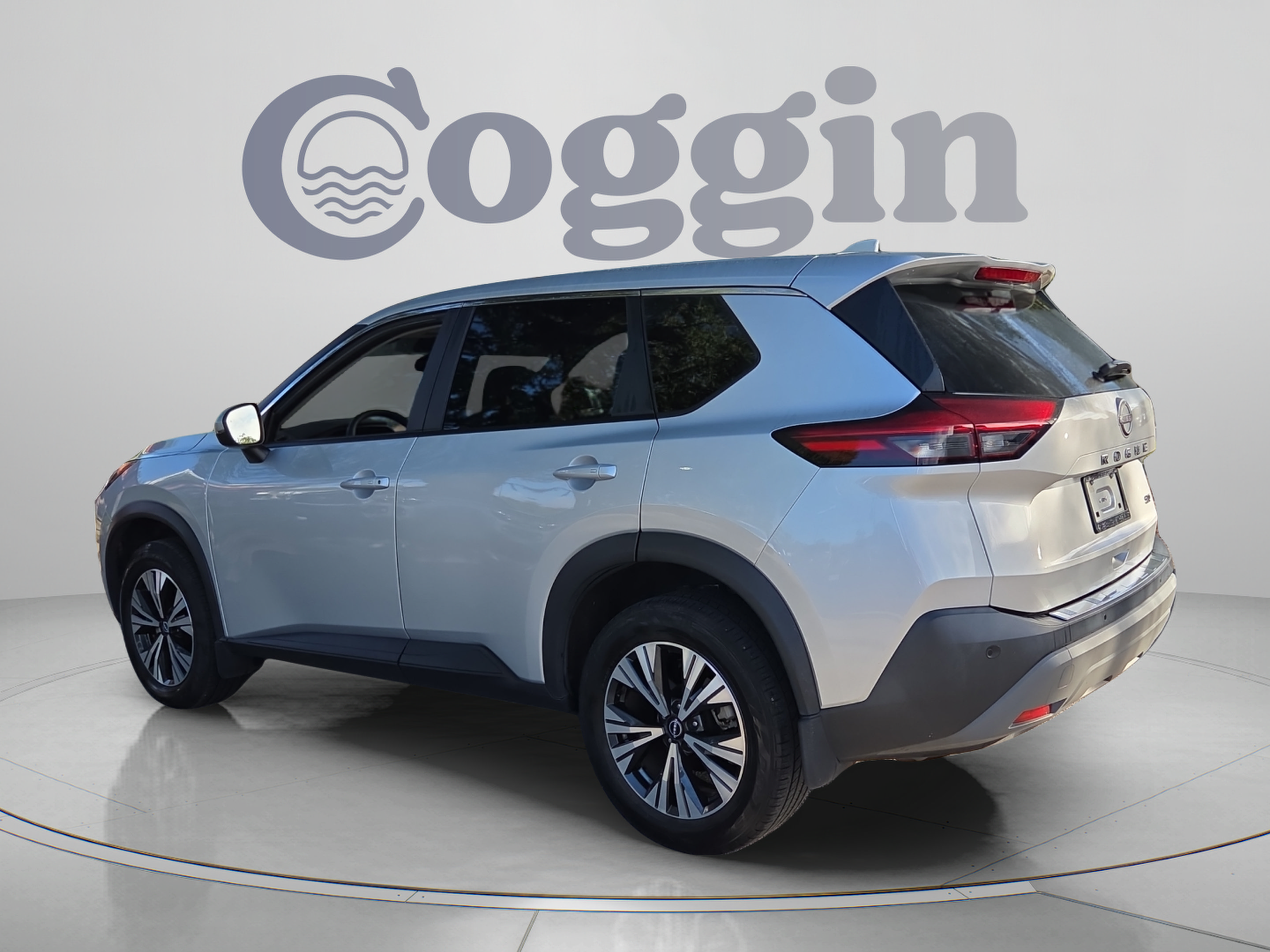 Used 2022 Nissan Rogue SV FWD image 3