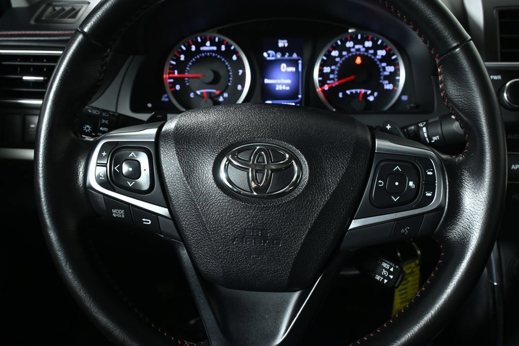 Used 2016 Toyota Camry XSE w/ Moonroof Package FWD image 19