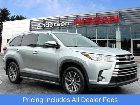 Used 2019 Toyota Highlander XLE AWD/4WD image 1