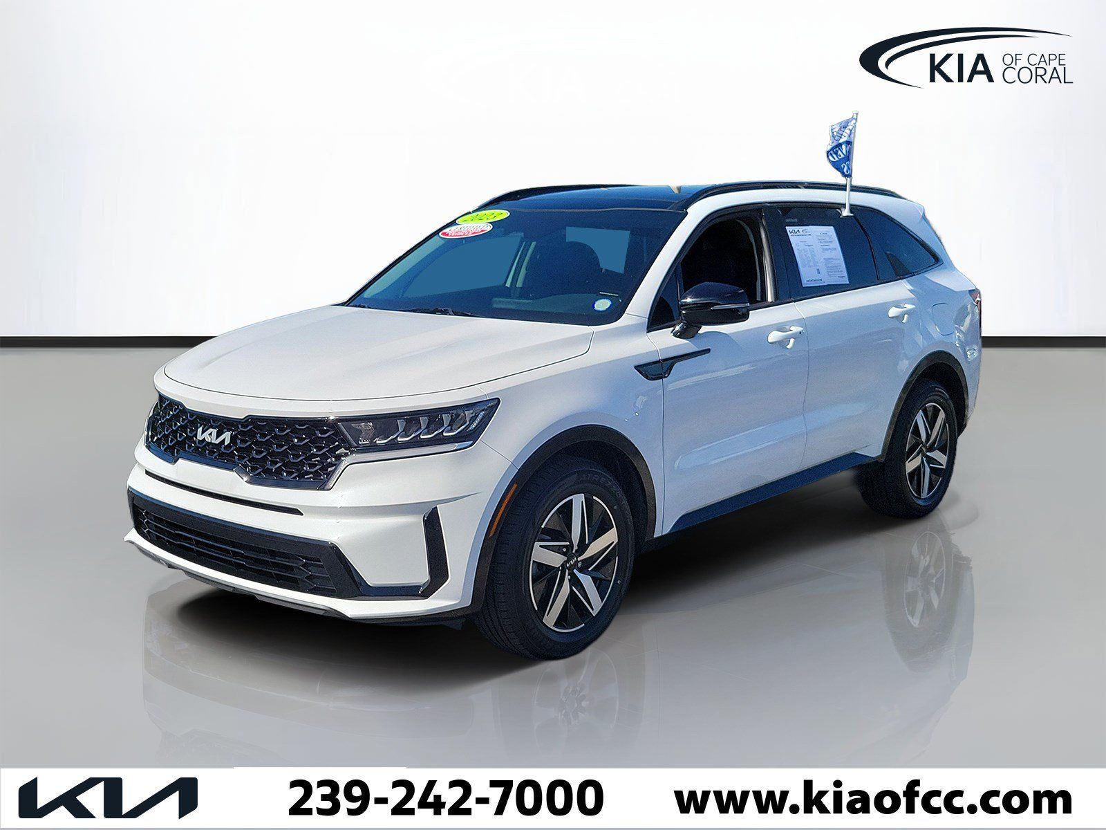 Certified 2023 Kia Sorento S w/ Panoramic Sunroof Package FWD image 3