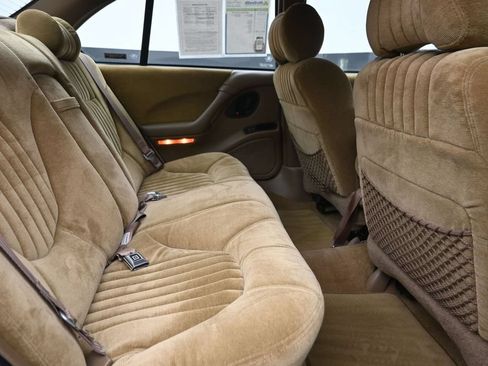 Used 1995 Pontiac Bonneville SE FWD image 10