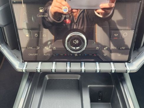 New 2026 GMC Acadia AT4 w/ Luxury Package image 32