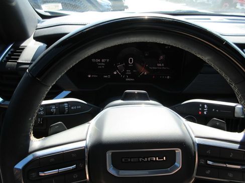 Certified 2024 GMC Acadia Denali w/ Super Cruise Package AWD/4WD image 35