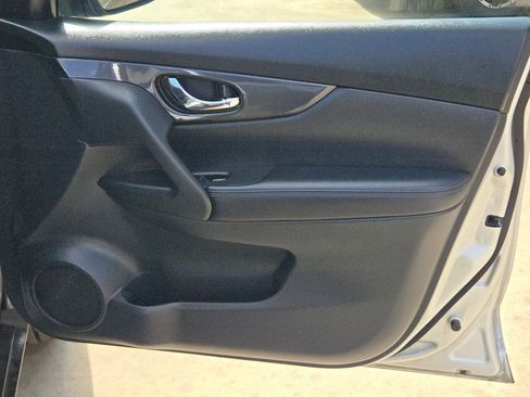 Used 2018 Nissan Rogue SV FWD image 29
