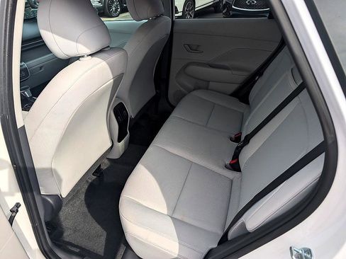 Used 2025 Hyundai Kona SEL image 9