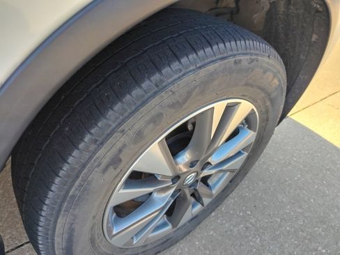Used 2015 Nissan Murano S FWD image 4