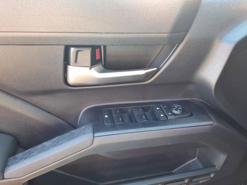 Used 2025 Toyota Tacoma TRD Off-Road image 17