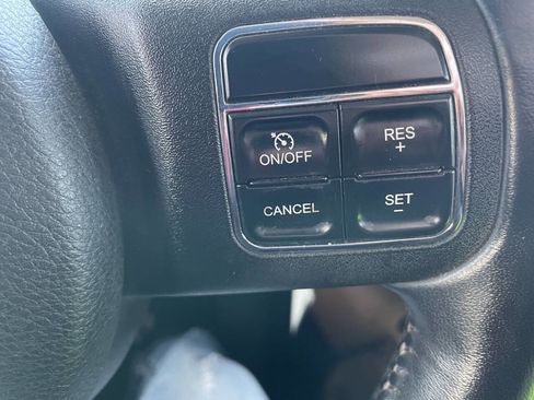Used 2011 Jeep Wrangler Unlimited Sahara w/ Connectivity Group AWD/4WD image 18