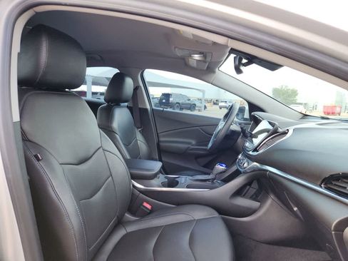 Used 2018 Chevrolet Volt Premier w/ Driver Confidence Package image 18