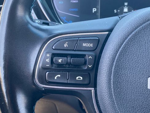 Used 2022 Kia Niro EX Premium FWD image 22