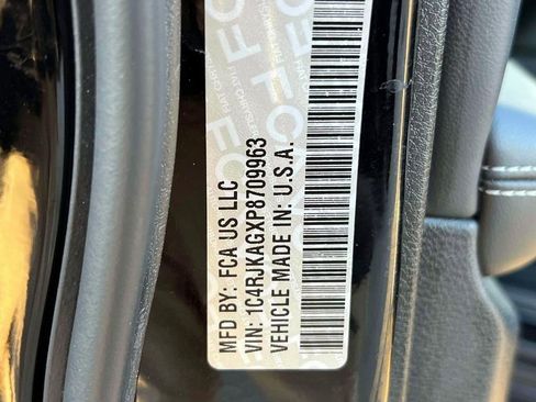 Certified 2023 Jeep Grand Cherokee L Laredo image 19