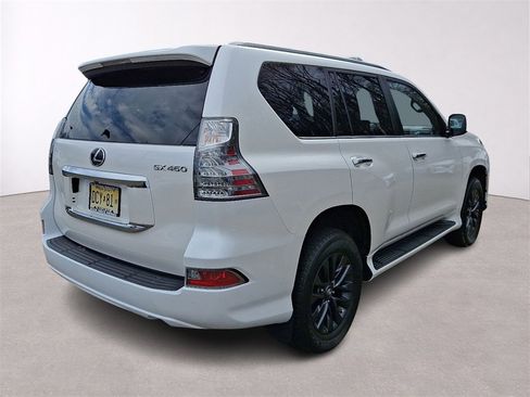 Used 2023 Lexus GX 460 Premium w/ Premium Package image 7