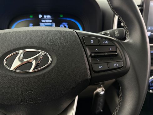 Used 2023 Hyundai Venue SEL FWD image 31
