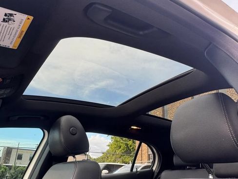Used 2019 Mercedes-Benz GLA 250 4MATIC image 9