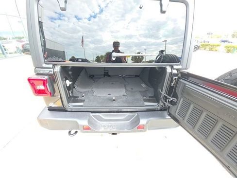 Used 2024 Jeep Wrangler Sport S image 28