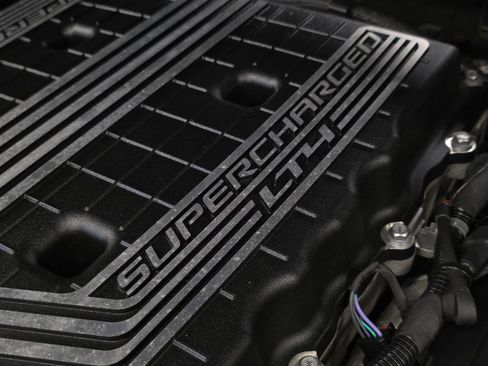Used 2021 Chevrolet Camaro ZL1 RWD image 4