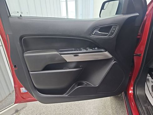 Used 2021 Chevrolet Colorado LT w/ LT Convenience Package AWD/4WD image 10