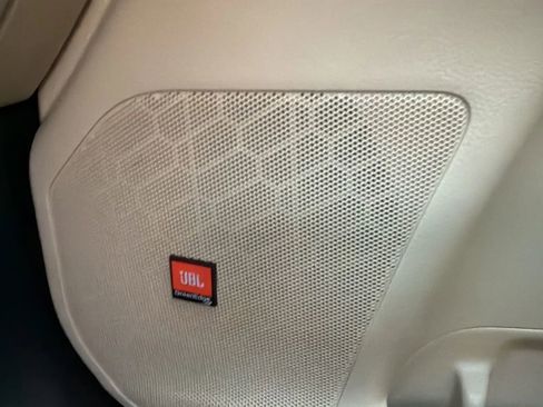 Used 2016 Toyota Highlander Limited Platinum image 34